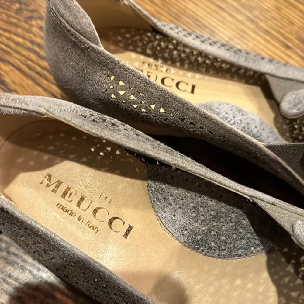 Sesto Meucci gray w/gold shimmer wash perforated leather flats. Size 9M. - Picture 5 of 7